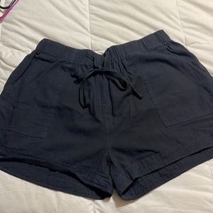 Draw string shorts with pockets